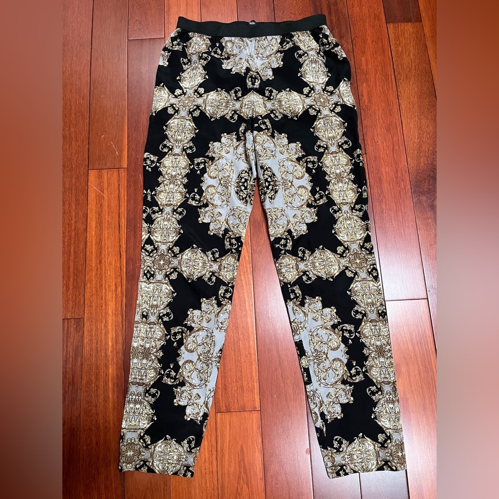 Mossimo Supply Co. Black and Gold Patterned Cropped Pants